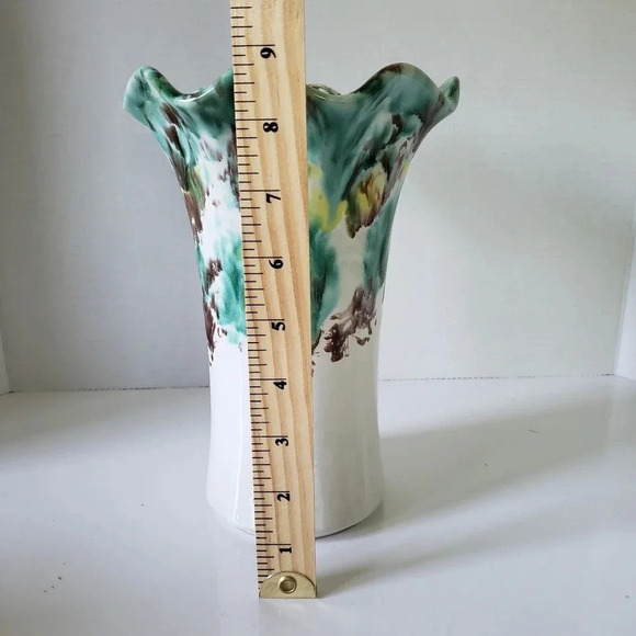 Beauce Canada  437 Green/Brown/White Pottery Vase. - Picture 8 of 8